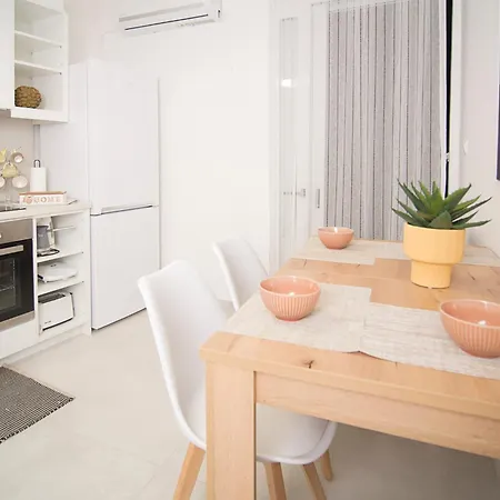 Ioulia Ii- A Oasis Apartment *