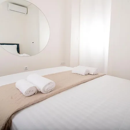 Ioulia Ii- A Oasis Apartment Kalamata